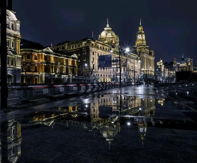 上海外灘雨後的夜景美到極致