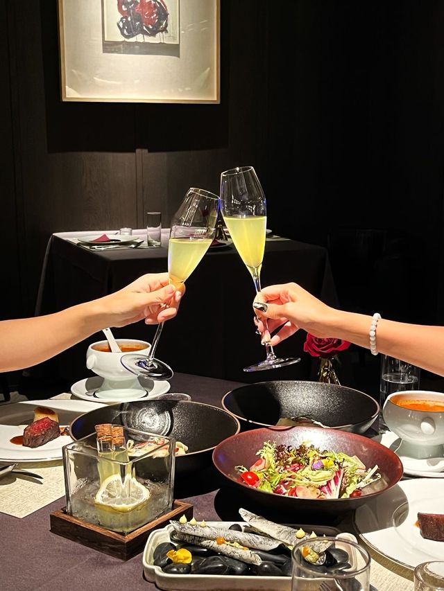 熟人带路先知嘅私房菜館