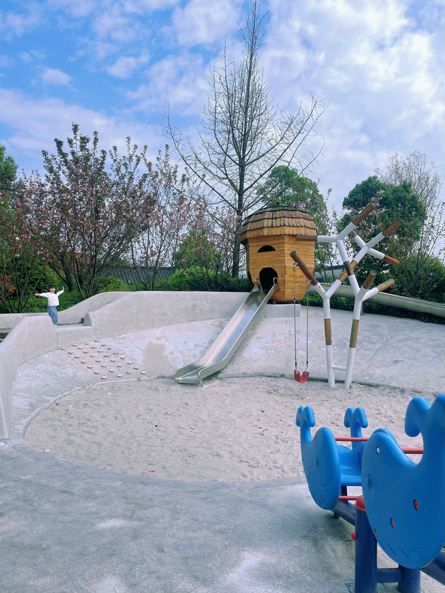 周末遛娃｜滑雪耍兒童樂園泡溫泉來融創都搞定