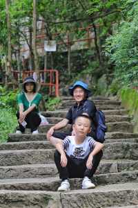 旅行 || 被遺忘在文山西華公園的岩牆裡的三元寺