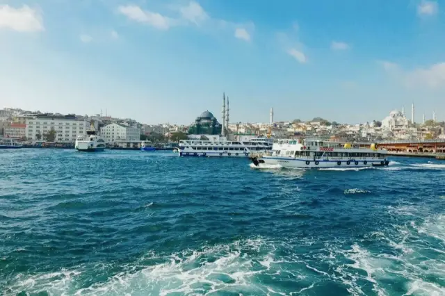ロマンチックなトルコ｜イスタンブールのボスポラス海峡