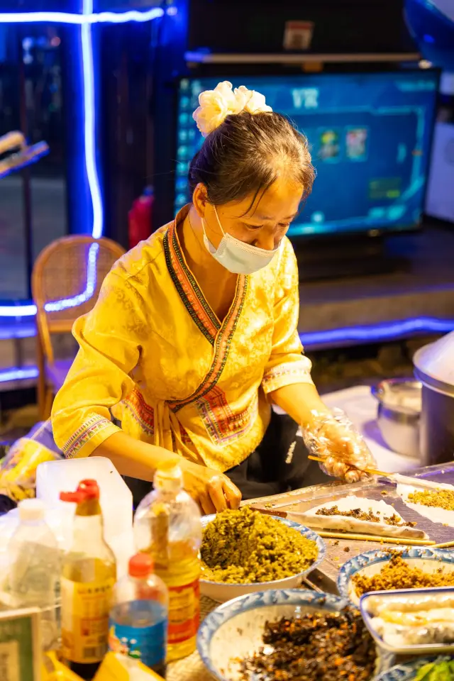 ตลาดกลางคืนแสงดาวของเวสต์ดับเบิ้ลยูนาน, ชีวิตยามค่ำคืนที่สว่างไสว