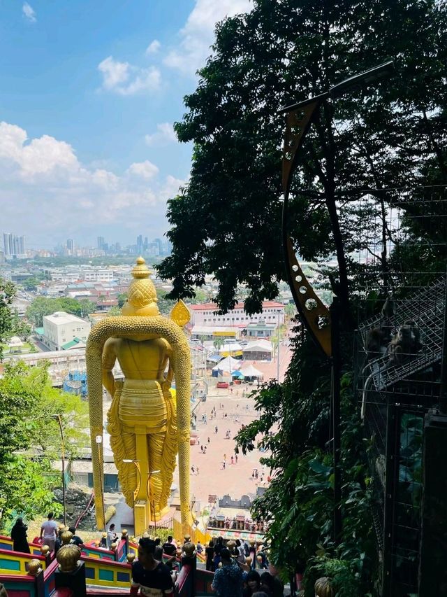 Batu Cave in Malaysia is worth visiting😍🇲🇾