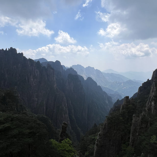 Discover the Enchanting Huangshan Mountains: A Year-Round Gem in Anhui Province