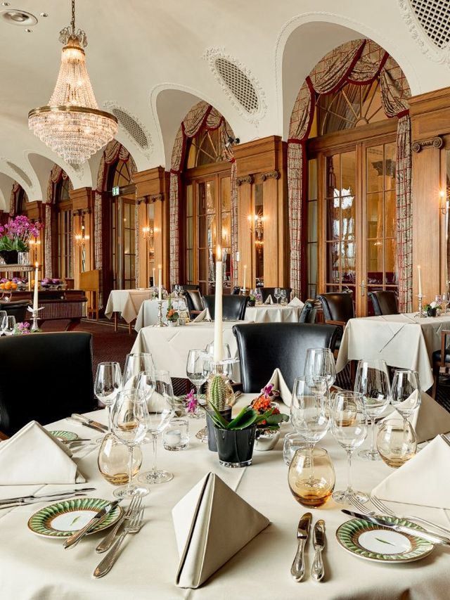 🌟 Bern's Best: Bellevue Palace's Luxe Comforts 🌟