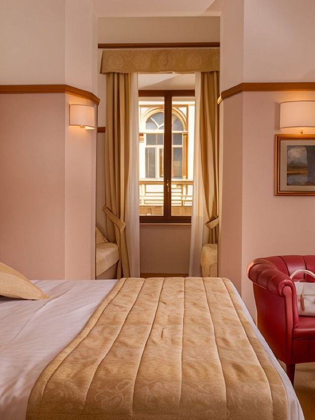 🏨✨ Rome's Hidden Gem: La Residenza Stay Review 🍝🛏️