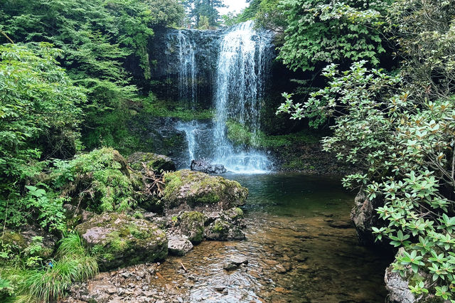 眉山瓦屋山｜女娲練石補天的地方。