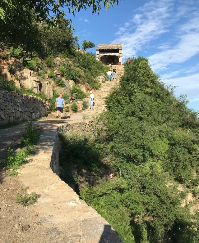 最適合自駕遊的景點之一爐峰山。
