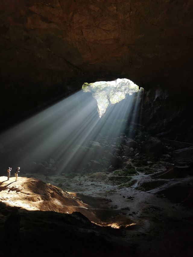 弄響天坑，陽光不會遺漏的地方。。