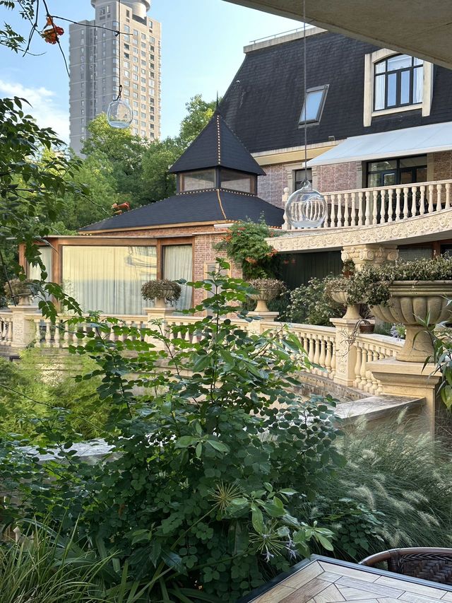 又讓我住到人生酒店！直接領包入住好省心。