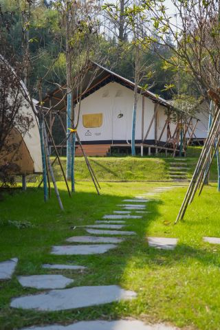 Xiangyang | Camping Tent Hotel with a Delicate Atmosphere