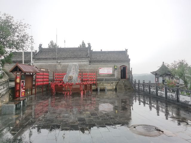 雨中遊 集三教一體的神木二郎山