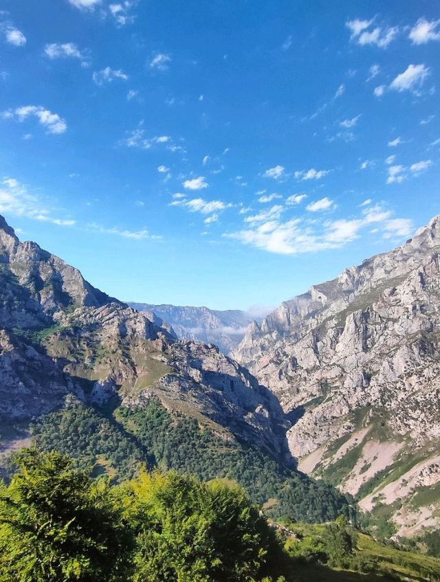 🌄 Escape to Spain’s Hidden Alps: Picos de Europa! 🌿