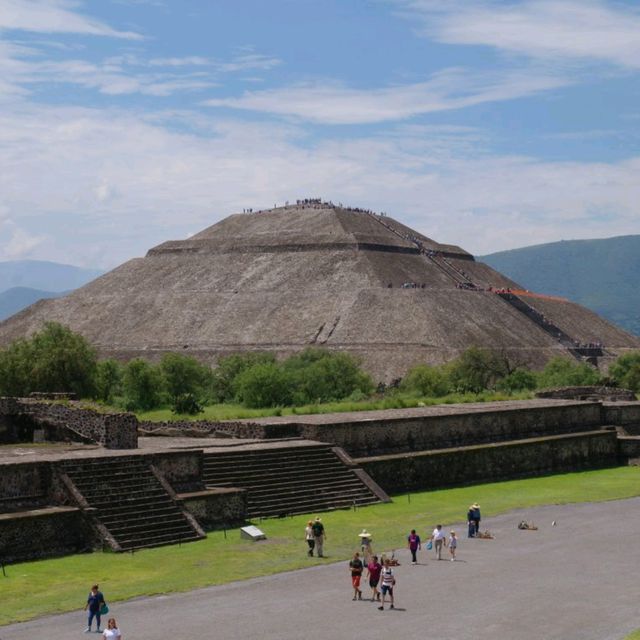 一生人最少要去一次嘅太陽金字塔及月亮金字塔