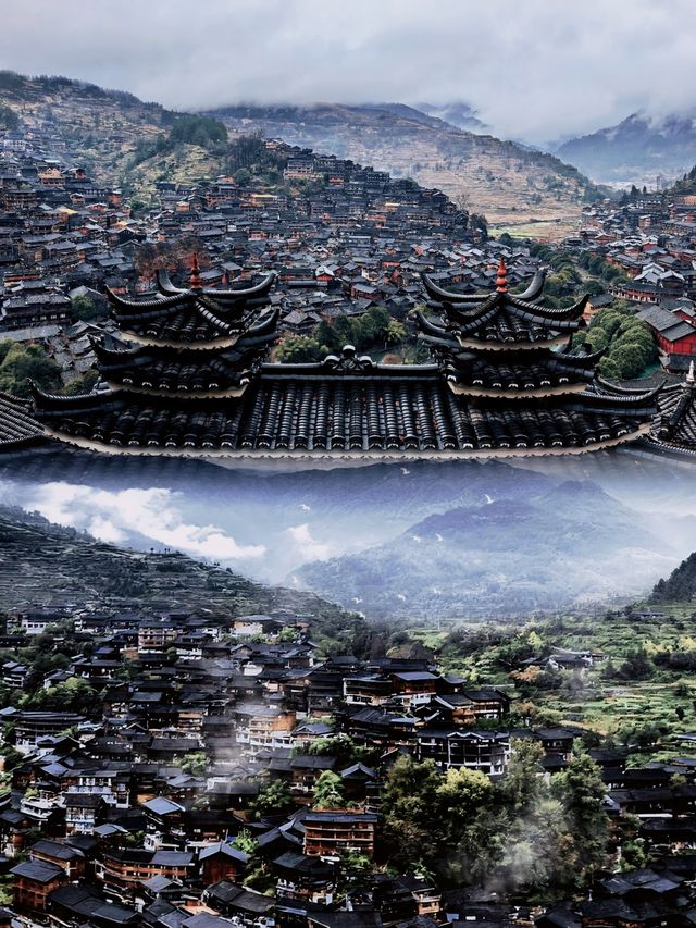 獨自喺苗寨山頂等到天黑，見到燈光瞬間突然明白《千與千尋》