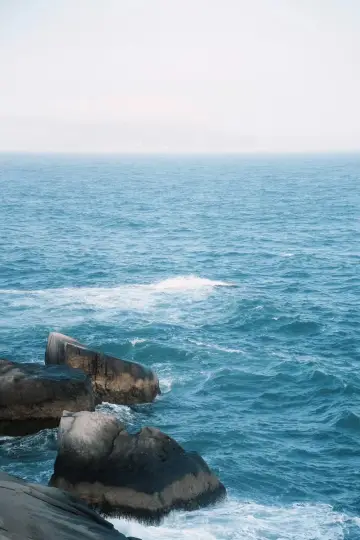 啱啱由舟山返嚟，不得不提今次住嘅亞朵真係俾咗個驚喜我！就喺朱家尖南沙景區隔離，出門就係海，玩水影相都超