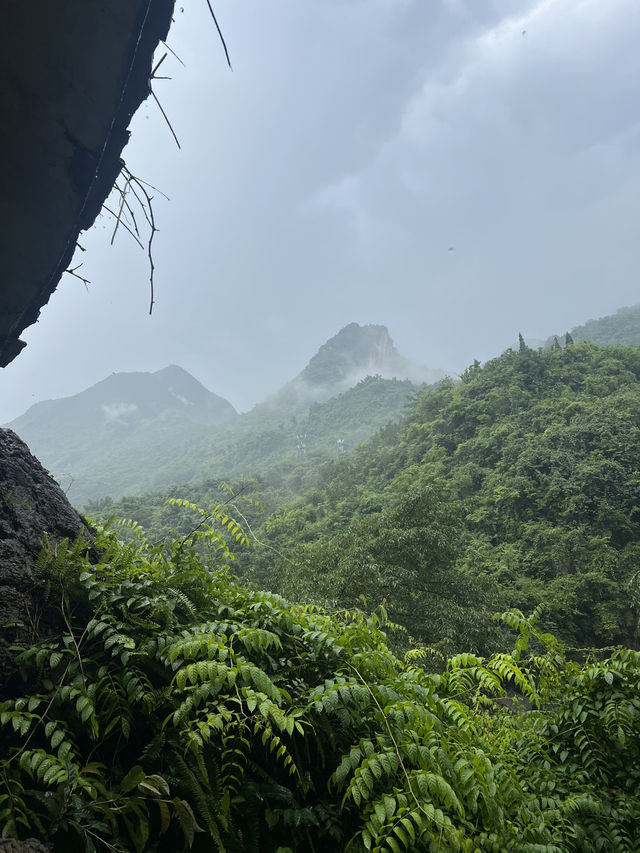 The amazing waterfall HUANGGUOSHUPUBU
