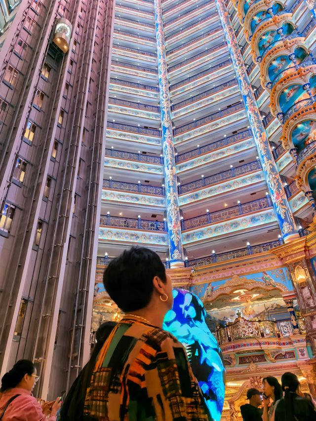 嚟滿洲里必打卡嘅套娃景區！簡直係童話世界嘅既視感，隨手一影都係大片 亮點推薦： 套娃廣場 呢度