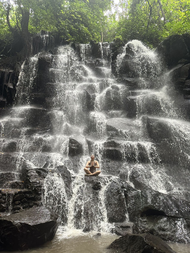 Kanto Lampo Waterfall: Волшебный каскад Убуда! 🌊 Kanto Lampo Waterfall: Волшебный каскад Убуда! 🌊