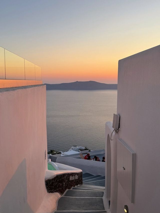 被希臘小島靚到喊同閨蜜嘅聖托里尼影相日記