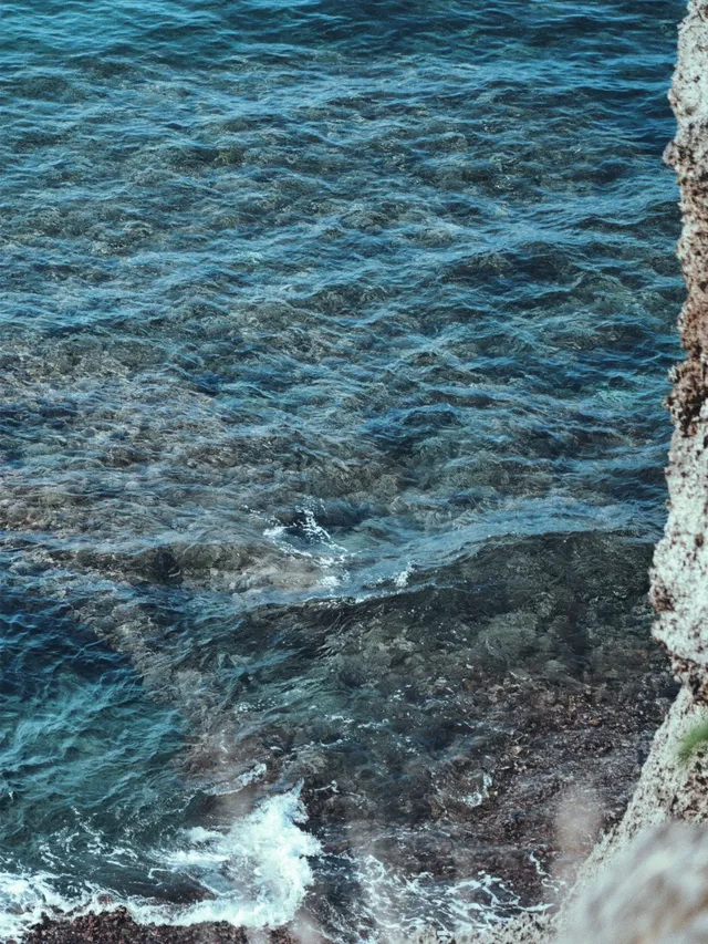 沖繩恩納村萬座毛：湛藍大海上的一頭大象