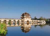 雙龍臥波,夕陽下的建水十七孔橋。