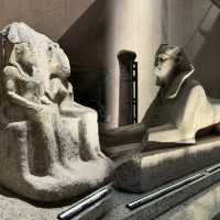 在埃及博物館門口大哭後…