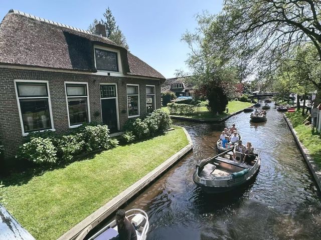 荷蘭羊角村一日遊全攻略坐船賞童話小鎮 品嚐美味三文魚 荷蘭羊角村一日遊全攻略坐船賞童話小鎮 品嚐美味三文魚