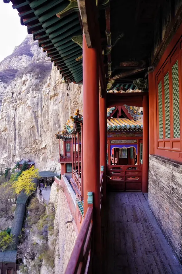 懸空寺|在峭壁上拍下信仰的“驚險與篤定” 懸空寺|在峭壁上拍下信仰的“驚險與篤定”