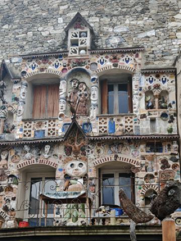 南フランスの秘められた芸術の楽園：ラベンダーだけじゃない、まるで幻想の仙境