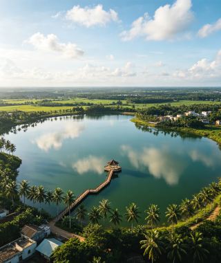 村民が自ら建てた原生態の湖畔庄園、超大型淡水湖、水上桟道、田園民宿