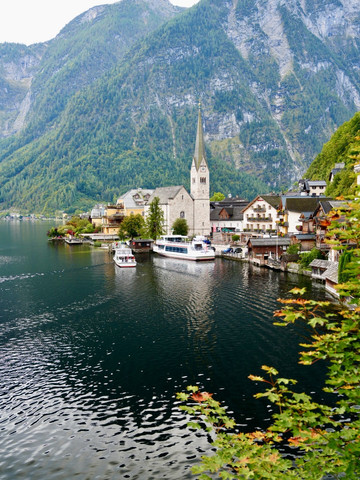 Avoid the tourist crowds! Hallstatt at 8:30 in the morning is the