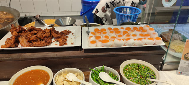 有驚喜既Central World平價Food Court
