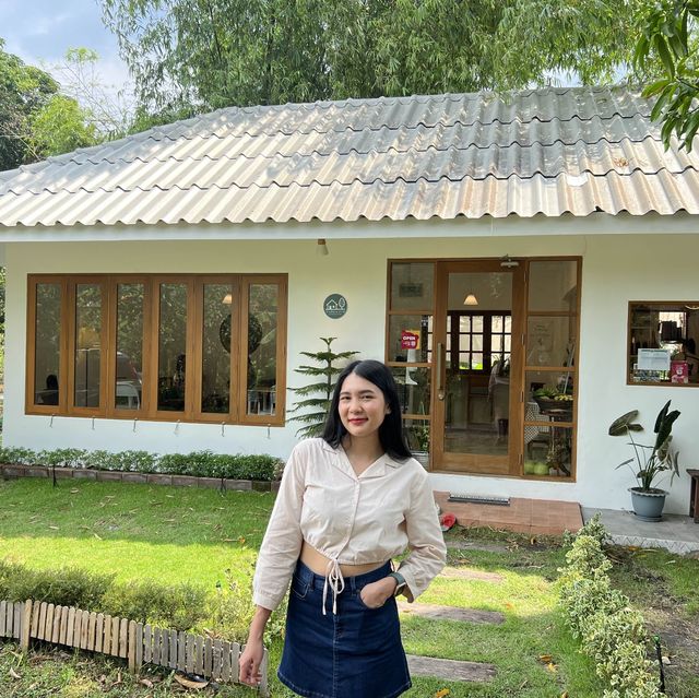 คาเฟ่สไตล์มินิมอลที่ "บ้านมีสวน" คาเฟ่