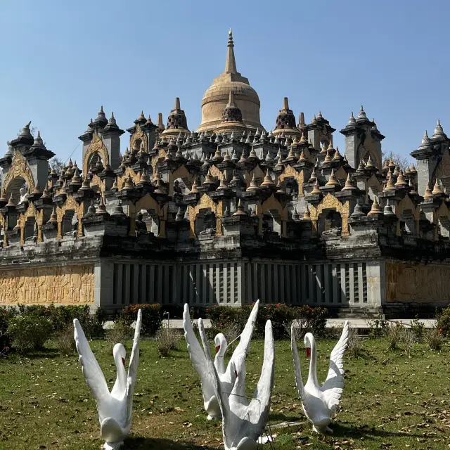 วัดป่ากุง บุโรพุทโธแห่งแดนอีสาน📍