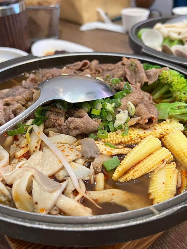高雄市鼓山區 ｜ 貳哥食堂