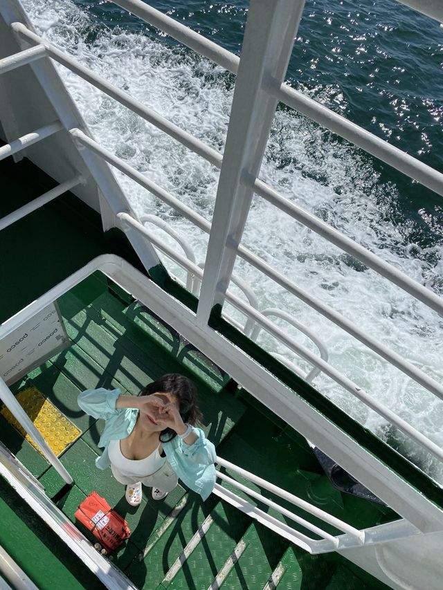 통영 바다를 즐길 수 있는 배