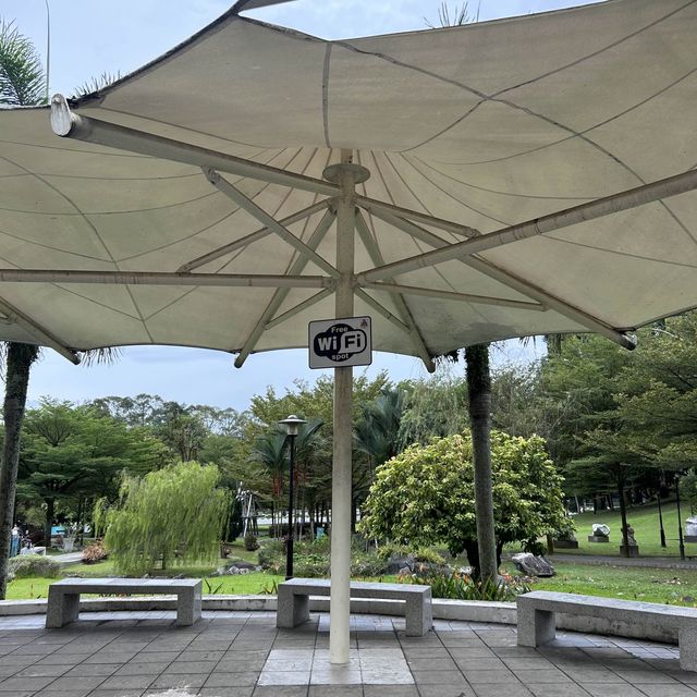 鬧市中的寧靜生態公園