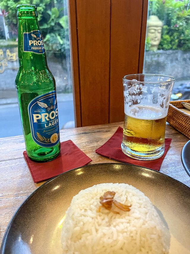 【バリ島】絶品ポークリブの人気店！ウブドのランチやディナーはここに決まり