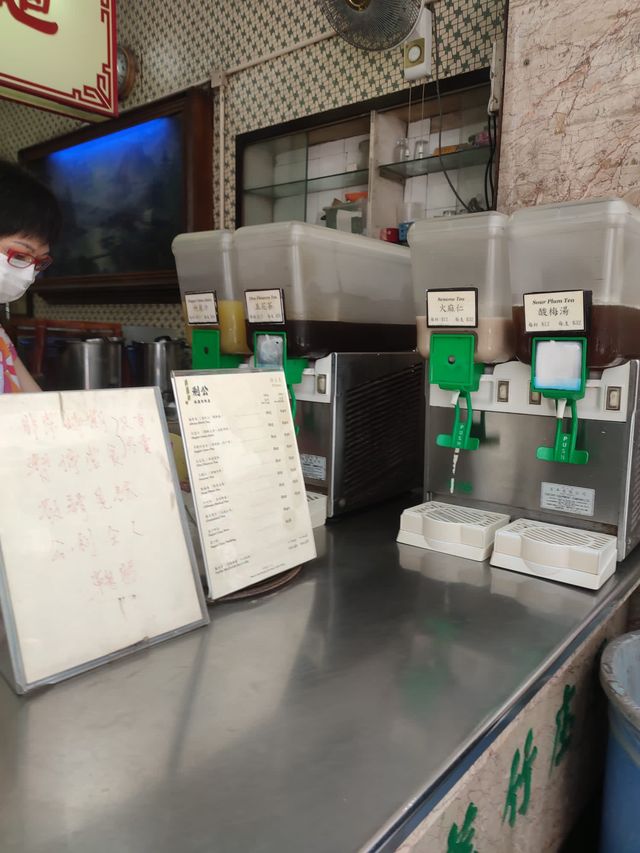 香港老字號涼茶店，一喝便愛上清甜竹蔗汁