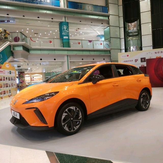 MC七彩電動車來了，跳躍動感跨啦啦啦！