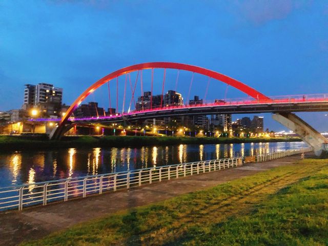 台北｜🌈約會散步運動好去處📍 Rainbow Bridge 彩虹橋