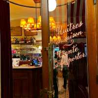 AUTHENTIC PARISIAN RESTAURANT!