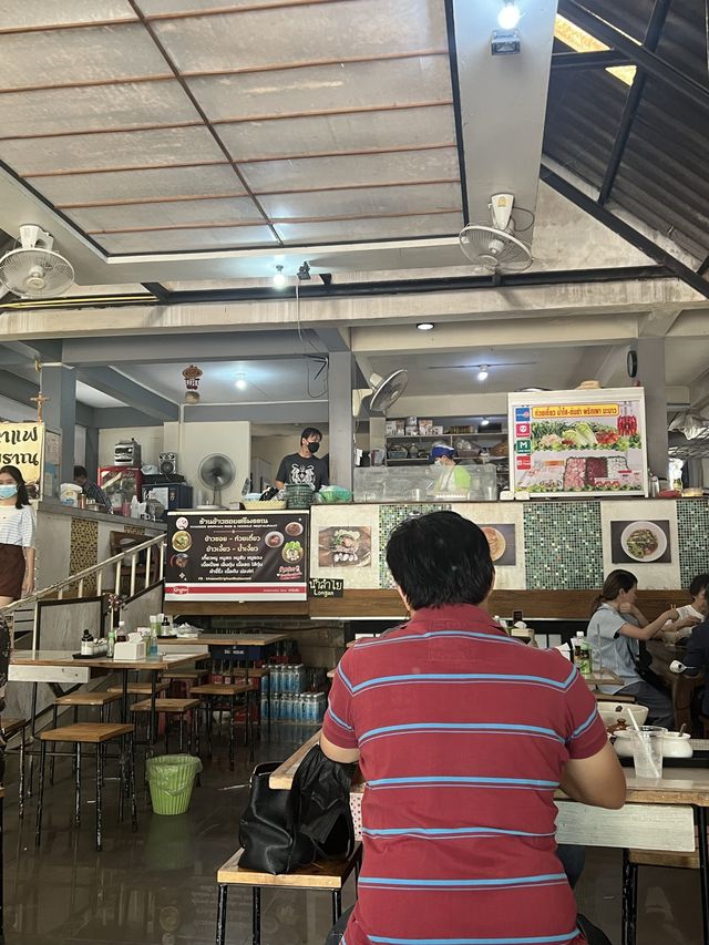 ร้านเด็ดต้องลอง! ข้าวซอยศรีพรรณ เชียงใหม่✨