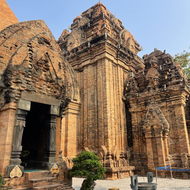 나트랑의 힌두사원 포나가르 참탑(Ponagar)