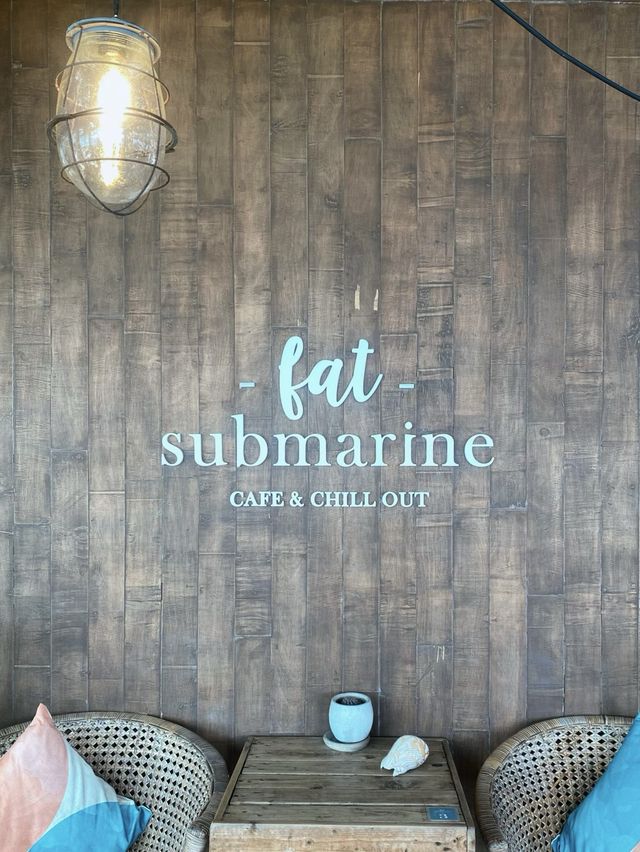 Fat Submarine คาเฟ่วิวสวยที่เกาะล้าน 🍰🏖️