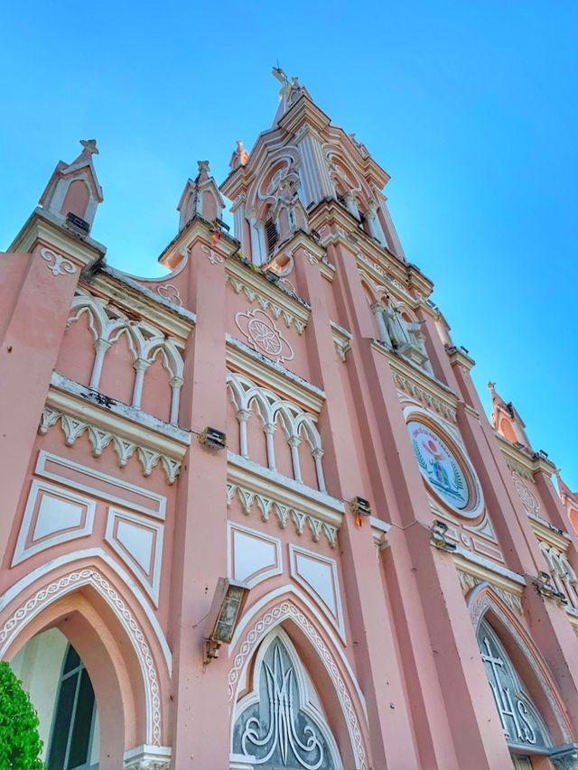 💕Danang’s Pink Cathedral💕