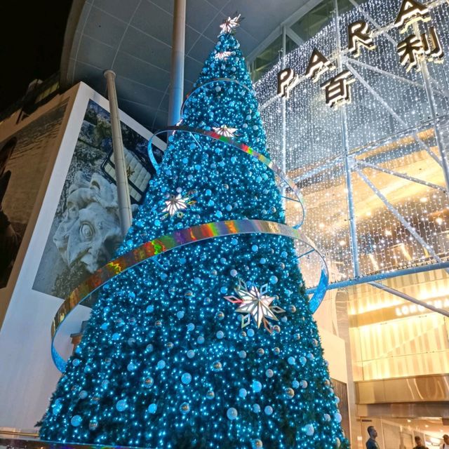 Olaf is here ... at Paragon Orchard Road 