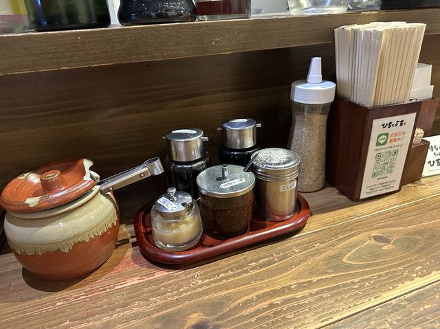 福岡・大名。博多ラーメンにちゃんぽん・居酒屋メニューも豊富『ひるとよる 博多らーめん ちゃんぽん』