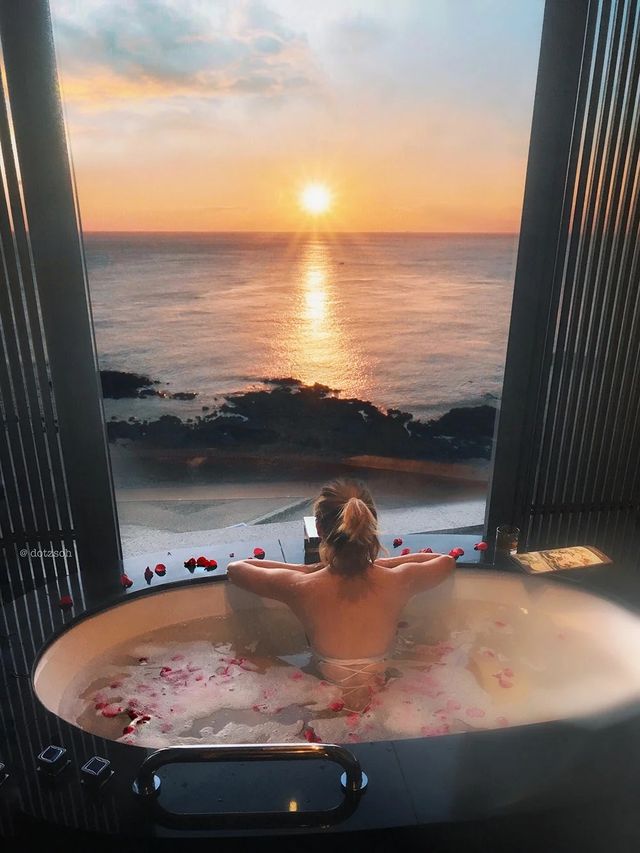 Bathtub with a view Ananti Hilton Busan Korea